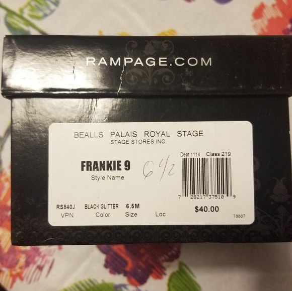 NEW Rampage Frankie 9 Black Slip Ons with Heel - Picture 2 of 6
